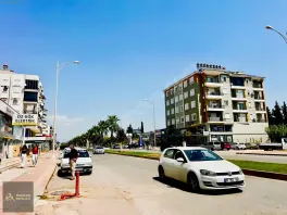 Atatürk Caddesinde Kiralık Geniş Köşe Dükkan — fotoğraf 2
