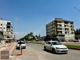 Atatürk Caddesinde Satılık Geniş Köşe Dükkan — fotoğraf 2